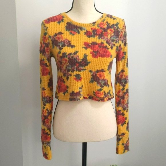 Out From Under Waffle Knit Long Sleeve Yellow Floral Cropped Top - Size M - Picture 3 of 12